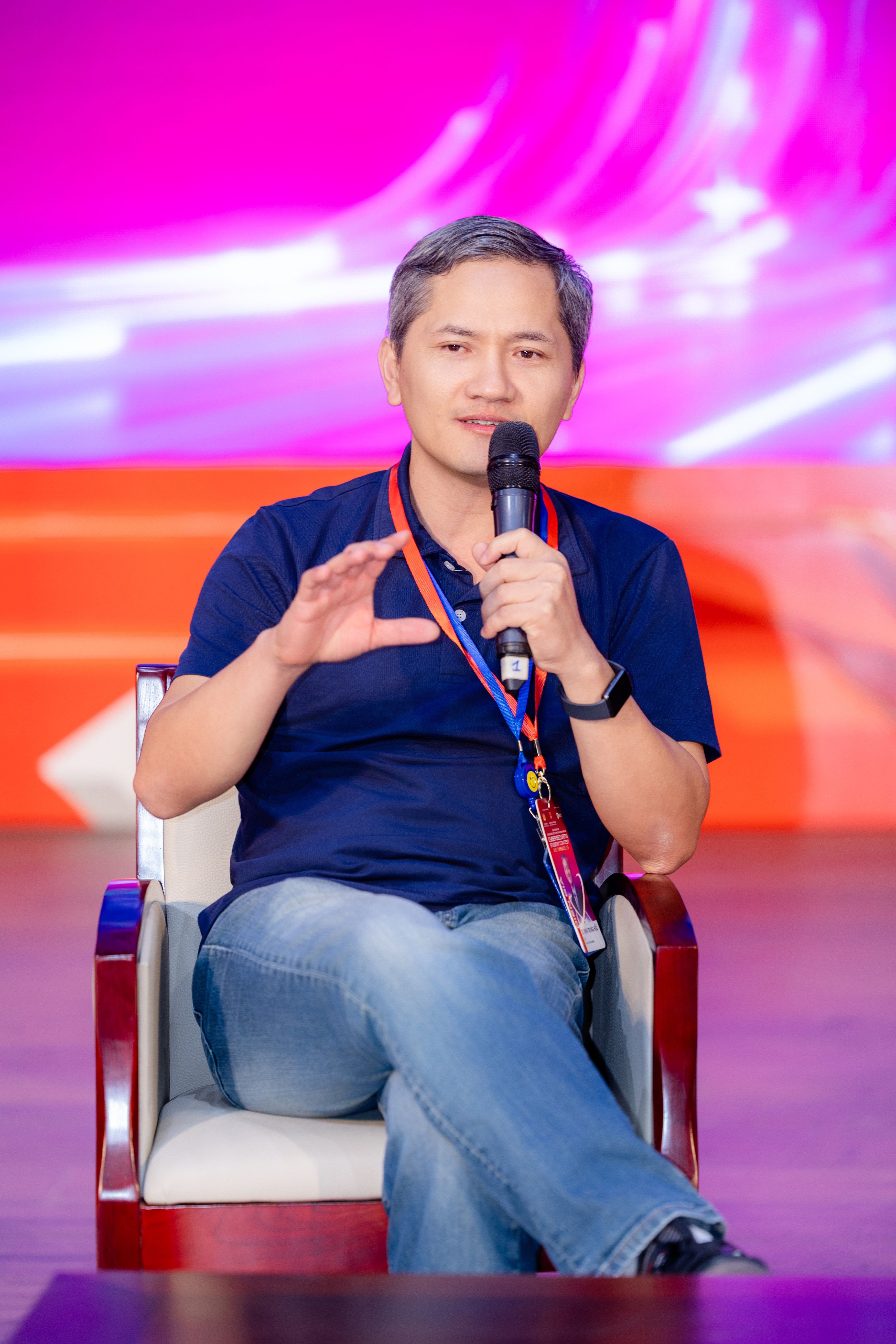 Singalarity CMS- Sample image floating